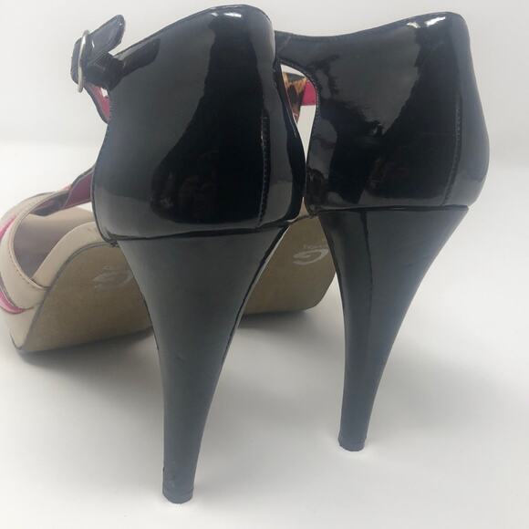 Guess 9 1/2 leopard print strappy platform heels - Picture 5 of 8